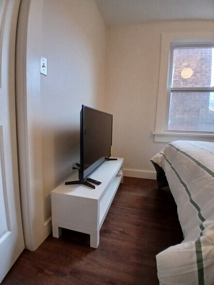 Bedroom 2 - 17 Thomas St