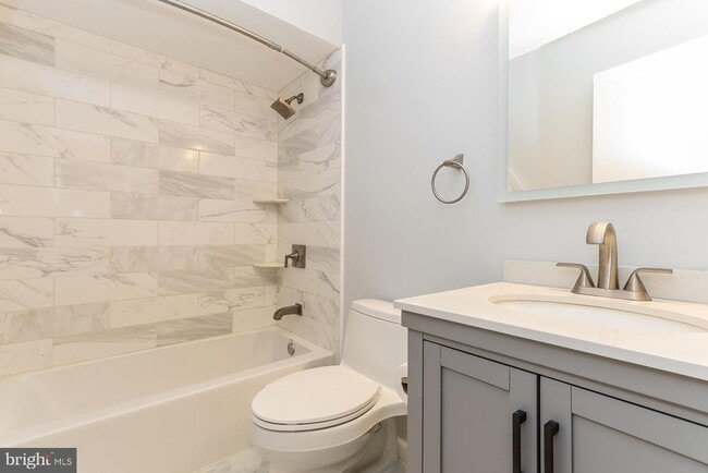 Building Photo - 306 Trinity Ct