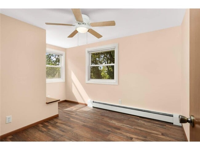 Building Photo - 1334 Hillcrest Dr NE