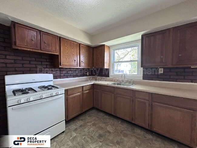 Building Photo - 5318 Winslow Dr