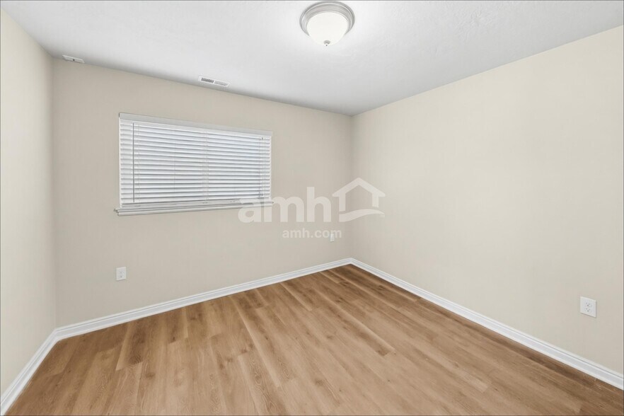 Building Photo - 5763 W Sunbright Ln