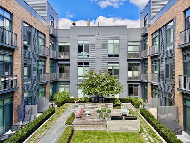 Building Photo - Southwest Water Front One Bedroom W/All Am...