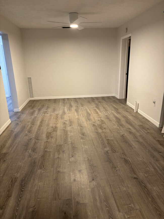 Building Photo - 537 Halyard Ln