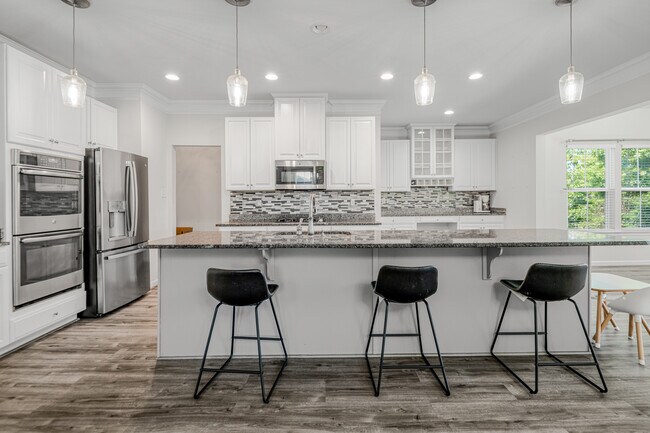 Building Photo - 16848 White Daisy Loop