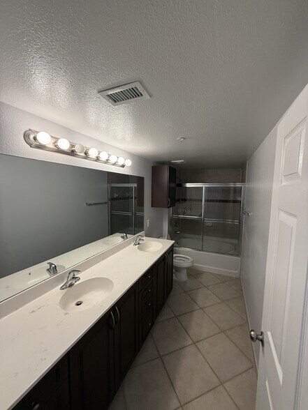 Building Photo - 6386 Emerald Dunes Dr