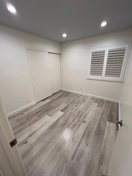 Building Photo - 28850 Conejo View Dr