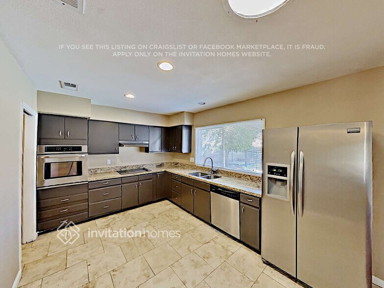 Building Photo - 2184 E Broadmor Dr