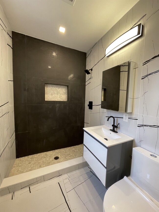 Building Photo - 232 Van Horne St