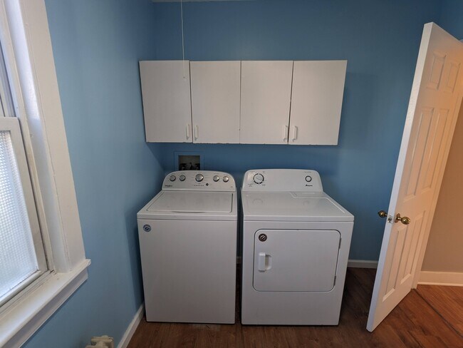 Building Photo - 386 Platt Ave