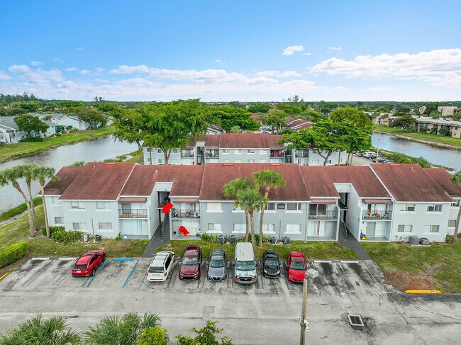 Building Photo - 1139 Lake Terry Dr