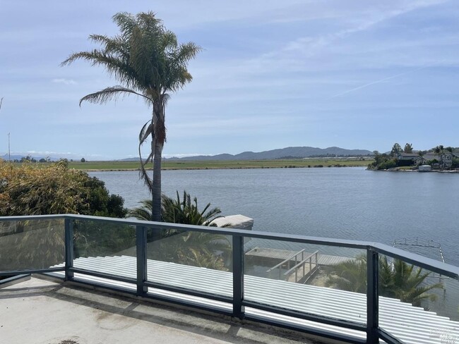 Building Photo - 138 Del Oro Lagoon