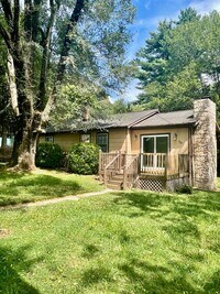 Building Photo - 2 Bed, 1 Bath Home in Arden, $1825