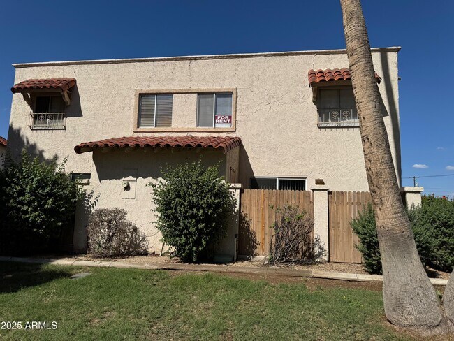 Building Photo - 8861 N 12th Pl