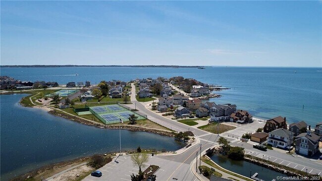 Building Photo - 106 E Shore Ave