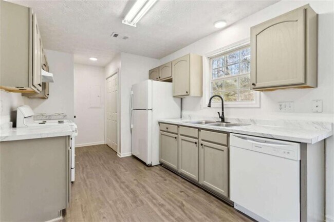 Building Photo - 410 Shenandoah Ct