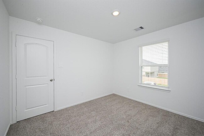 Building Photo - 16822 Paintbrush Holw Ln