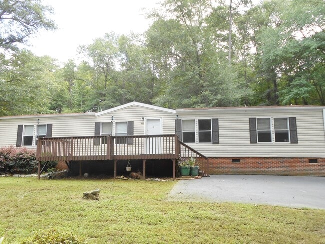 Building Photo - Large 3 Bedroom 3 Bathroom Modular Home in...