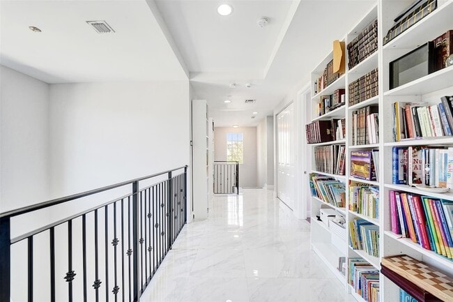 Building Photo - 3534 Forest View Cir