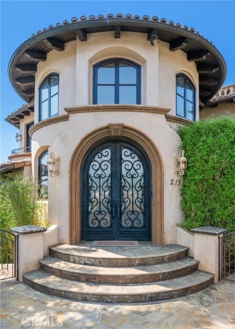 Building Photo - 215 S Poinsettia Ave