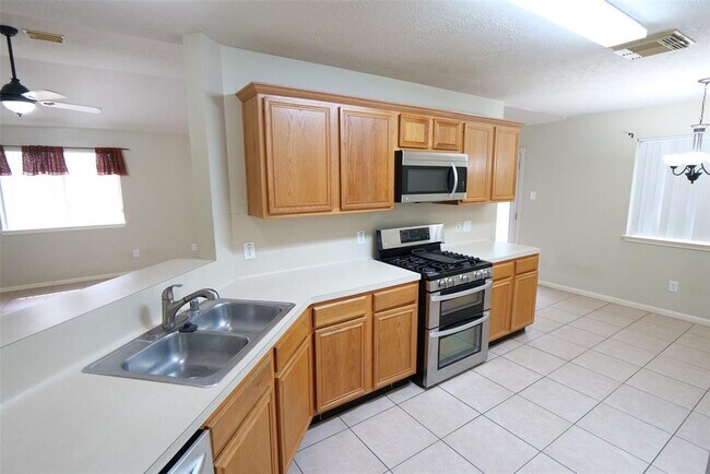 Building Photo - 23135 N Waterlake Dr