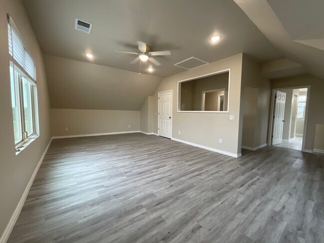 Building Photo - 1224 Nora Ln