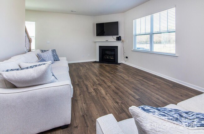 Building Photo - 11105 Austin Estates Dr