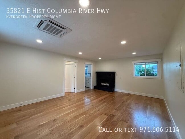 Building Photo - 35821 Historic Columbia River Hwy