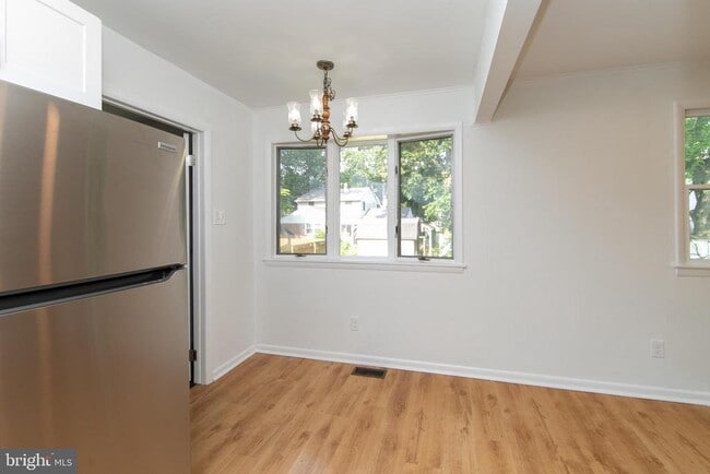 Building Photo - 32 Willis Ave