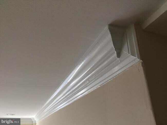 Building Photo - 430 Girard St