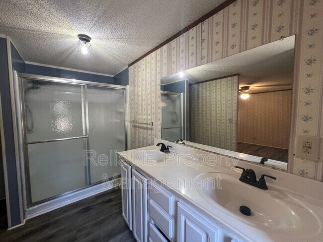 Building Photo - 905 O B J Rd