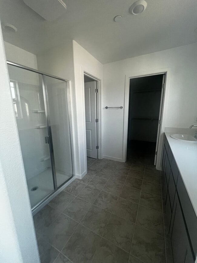 Building Photo - Brand-New 3 Bedroom Home in Elk Grove School District