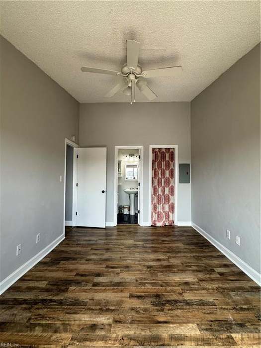 Building Photo - 9706 7th Bay St