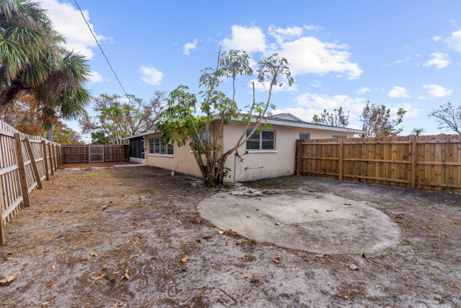 Building Photo - 263 Hammock Terrace