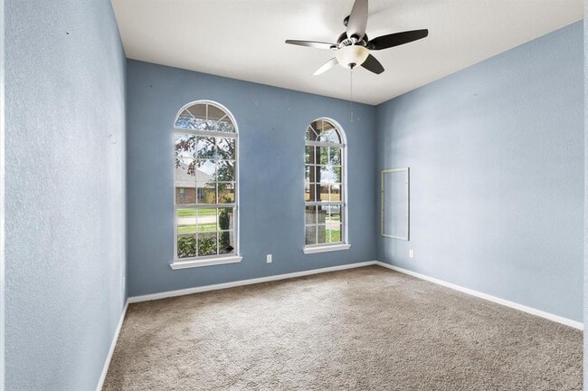 Building Photo - 18339 Red Oak Manor Ln