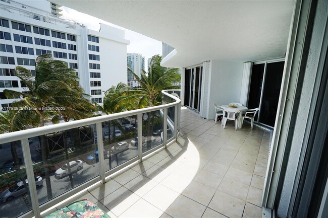 Building Photo - 16711 Collins Ave