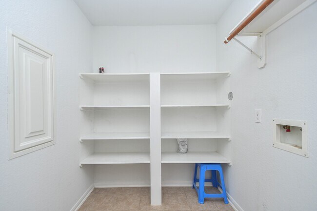 Building Photo - 18302 Mable Pond Ln
