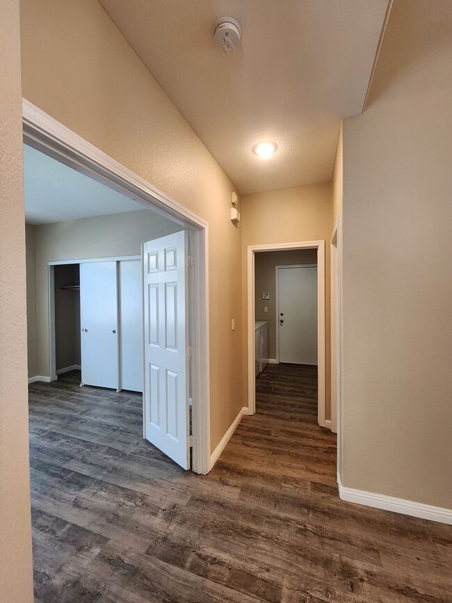 Building Photo - 7748 Cascade Bluffs Ct