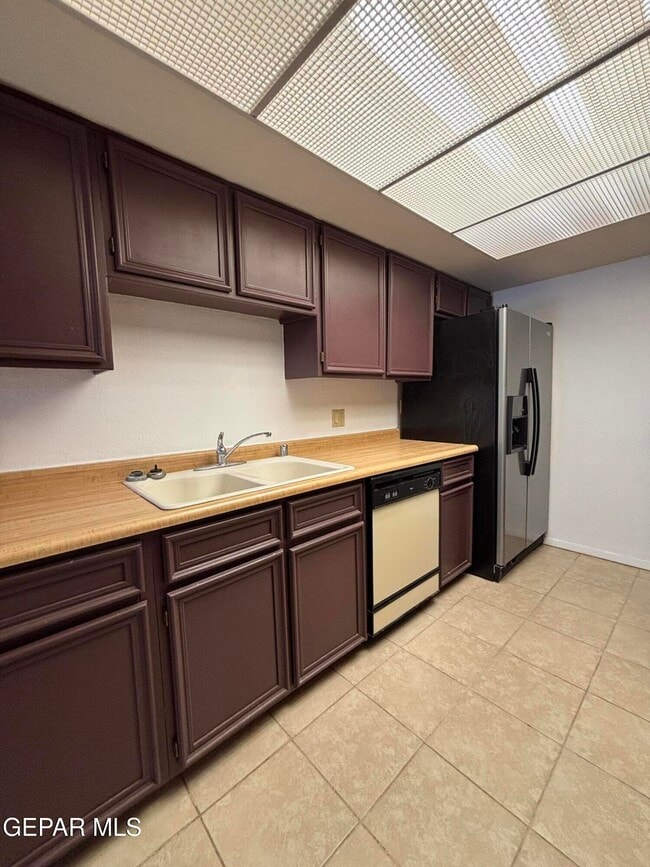 Building Photo - 3228 Mountain Ridge Dr