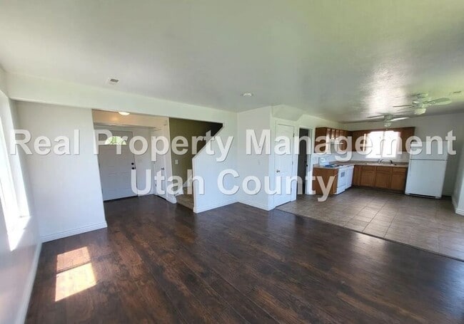 Building Photo - 93 Kintail St