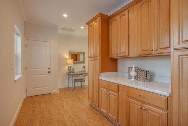 Building Photo - 70 wright avenue