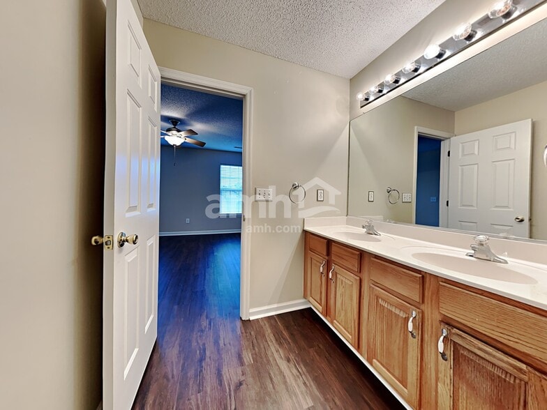 Building Photo - 194 Moon Dance Ln