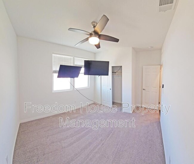 Building Photo - 3575 E Wallowa Dr