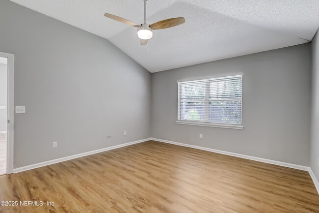 Building Photo - 9642 Pritmore Rd E