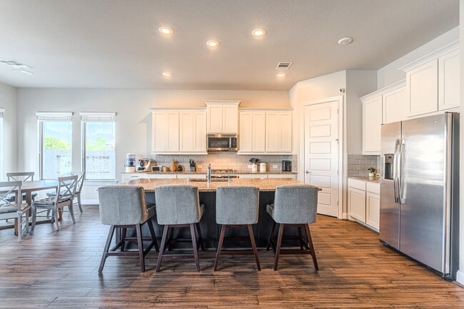 Building Photo - 25403 Angelwood Springs Ln