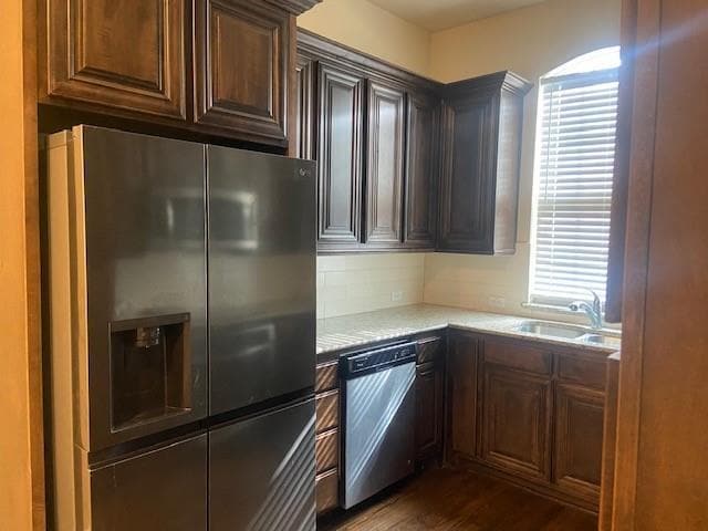 Building Photo - 844 Dartford Dr