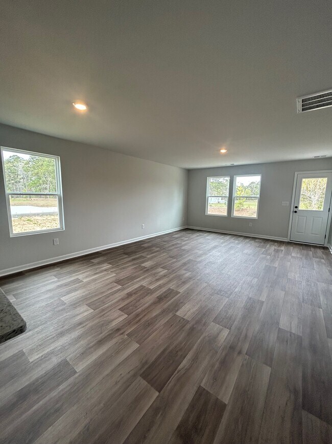 Building Photo - 321 Sweet Vernal St