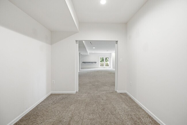 Building Photo - 24267 Purple Finch Dr