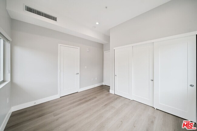 Building Photo - 1223 Hayworth Ave