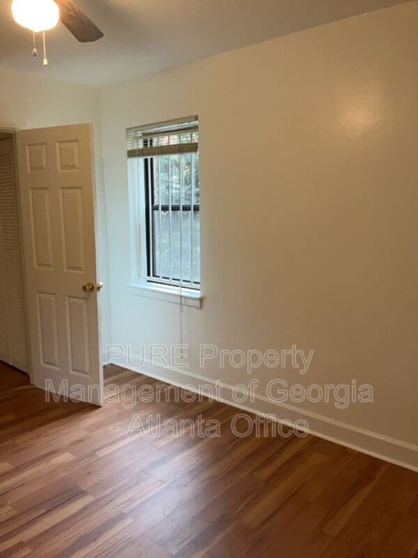 Building Photo - 314 3rd St NE