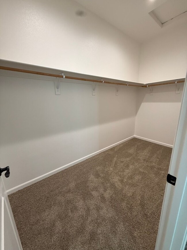 Building Photo - Fully Furnished